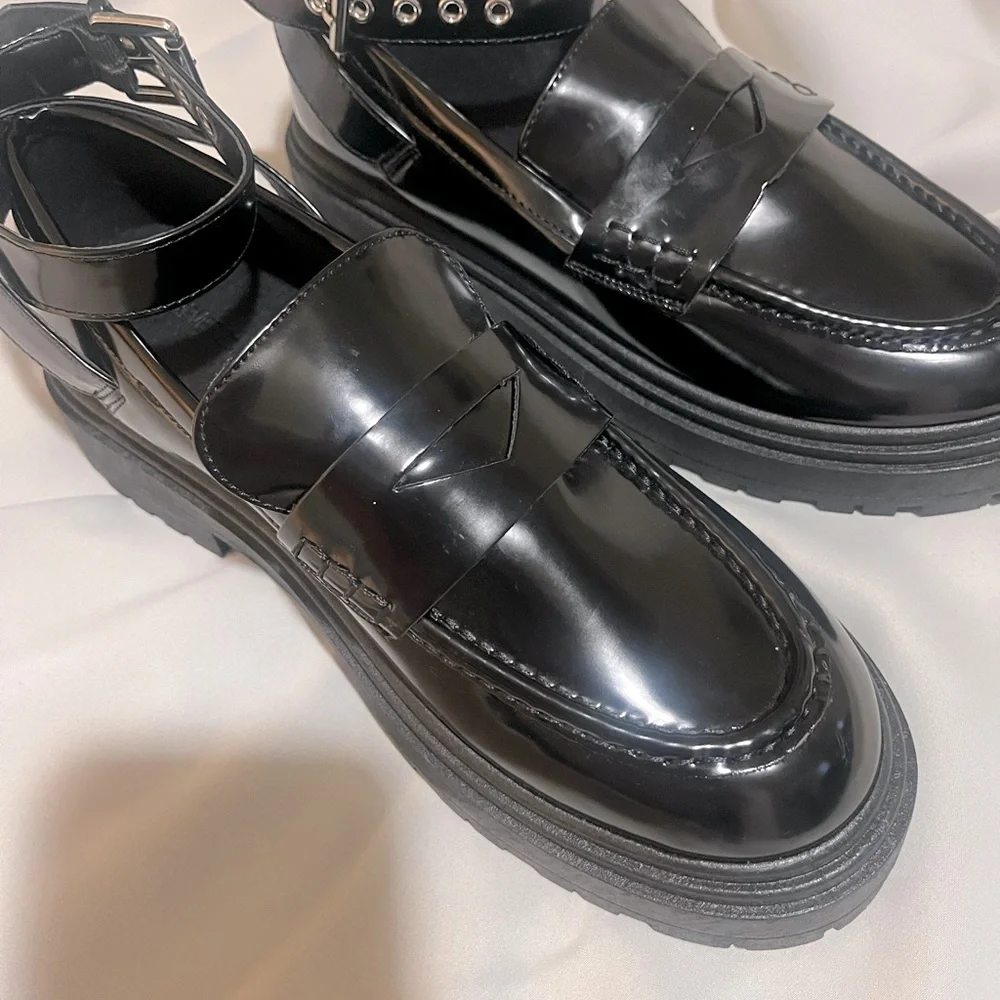 NWOT Forever 21 Black Women's Platform Loafers Ankle Strap Size  9 W - Picture 3 of 6